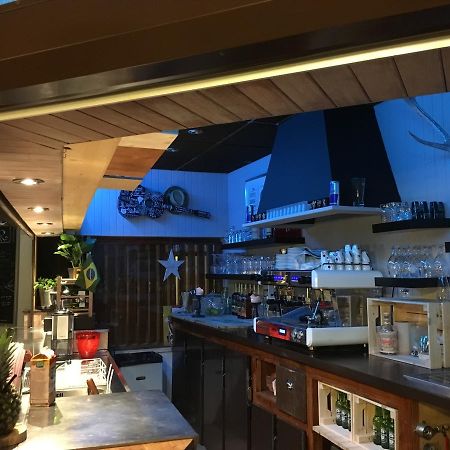 Hotel Les Trappeurs 레오레스 외부 사진