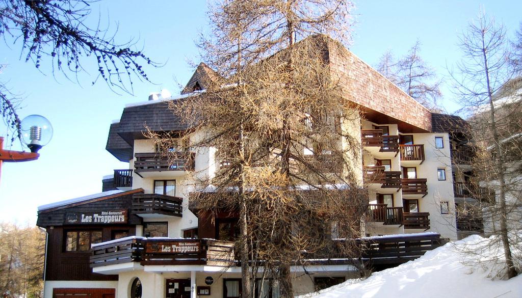 Hotel Les Trappeurs 레오레스 외부 사진